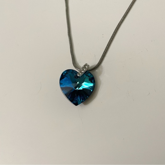 Amber Lee Heart Pendant Necklace Snake Chain - Picture 3 of 16